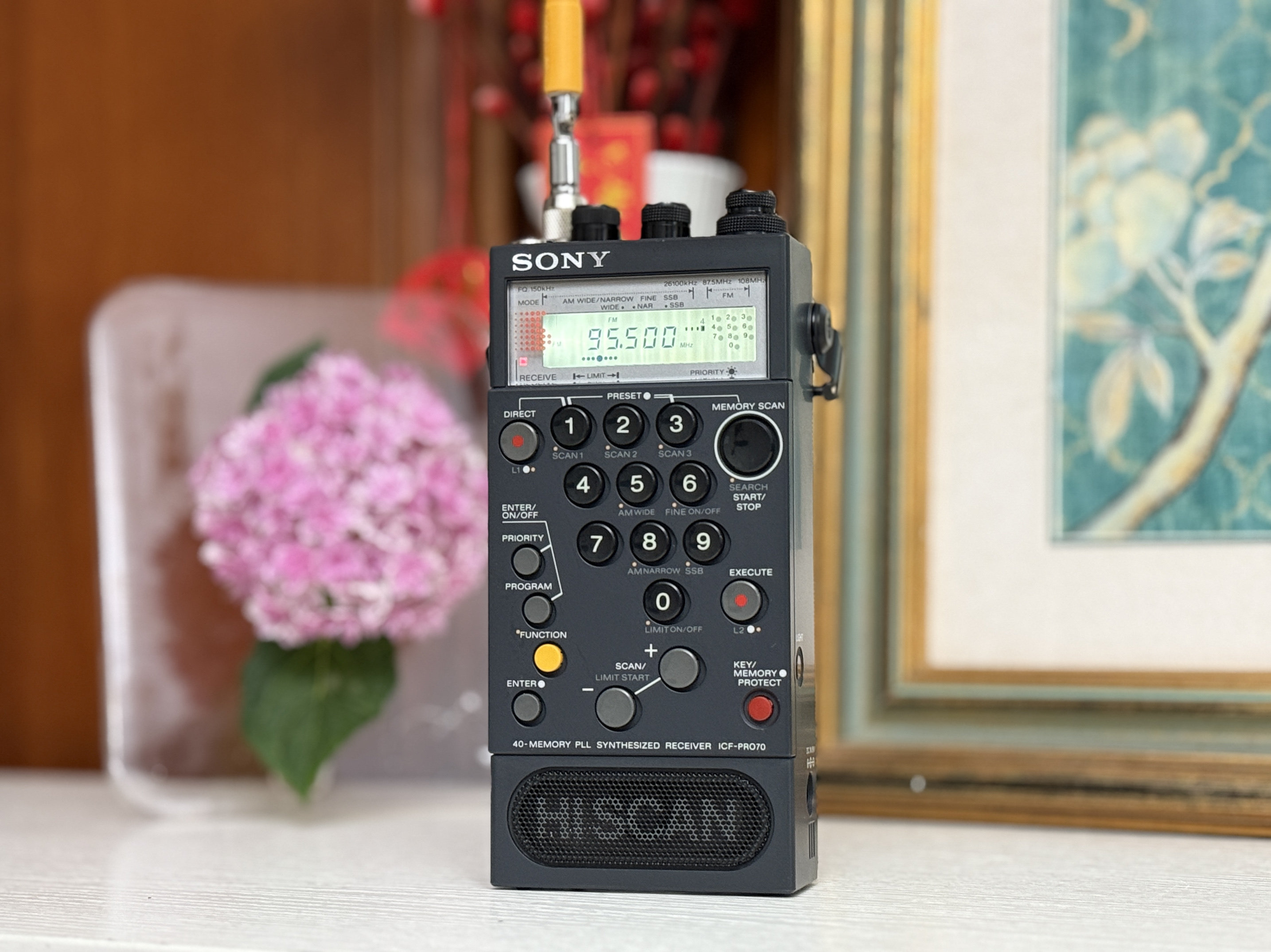 راديو Sony عالمي بـ 9 نطاقات – جهاز استقبال لـ FM وMW وSW (الموجات القصيرة) راديو Sony عالمي بـ 9 نطاقات – جهاز استقبال لـ FM وMW وSW (الموجات القصيرة)