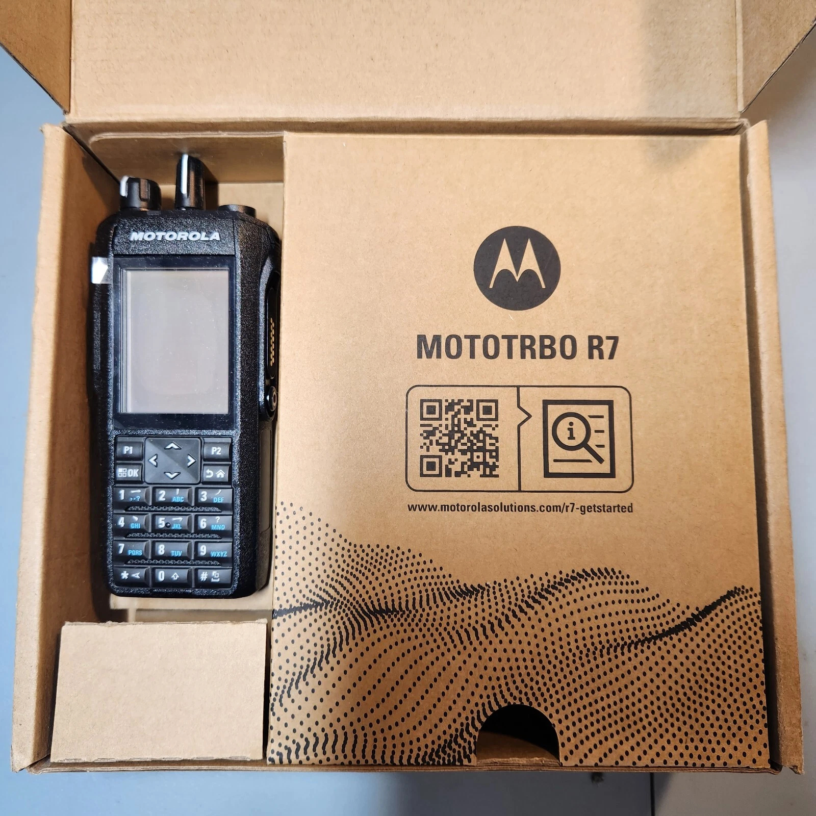 جهاز لاسلكي رقمي احترافي ثنائي الاتجاه MOTOTRBO R7